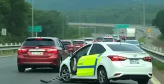 carro saiu da pista
