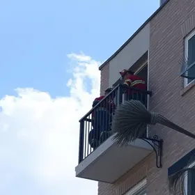 mulher caída do 4º andar em prédio
